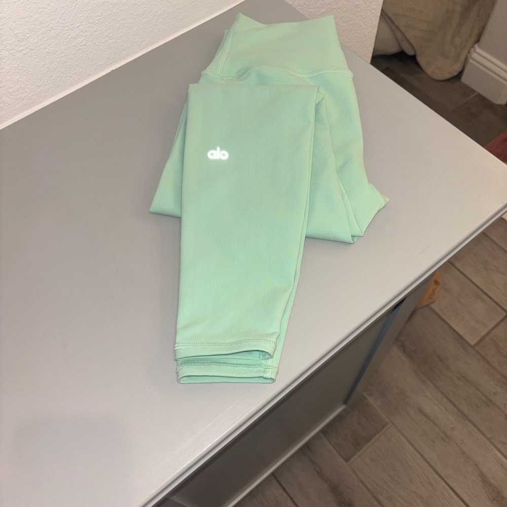 ALO Yoga 7/8 Airbrush Spearmint Leggings - Small - Picture 2 of 8